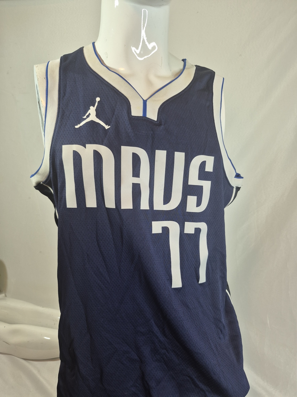 Luca Doncic  Mavs #77 Navy Basketball Jersey